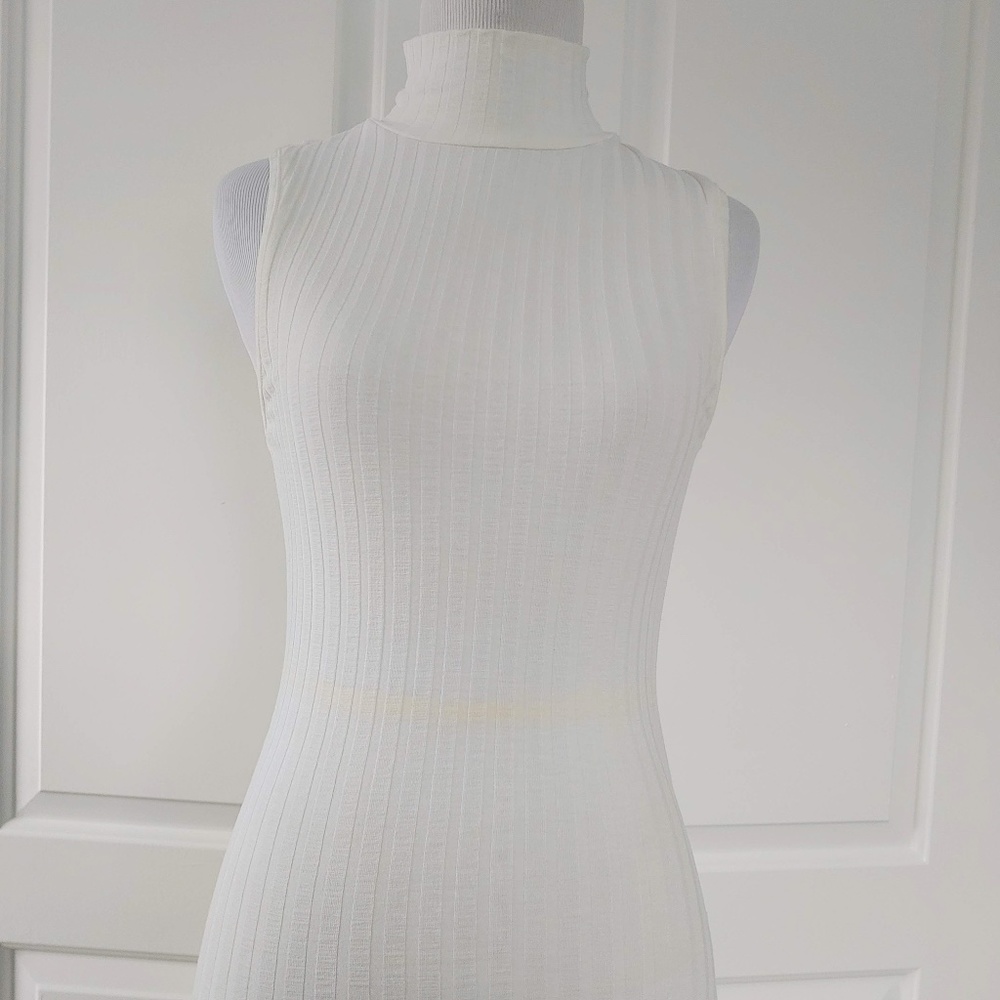 High Neck Tank Top - Picture 2 of 6